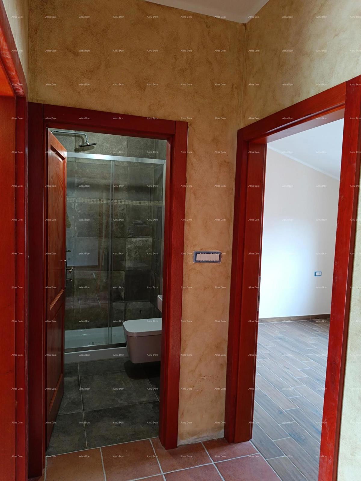 Hiša s pogledom na jezero – Pazin.