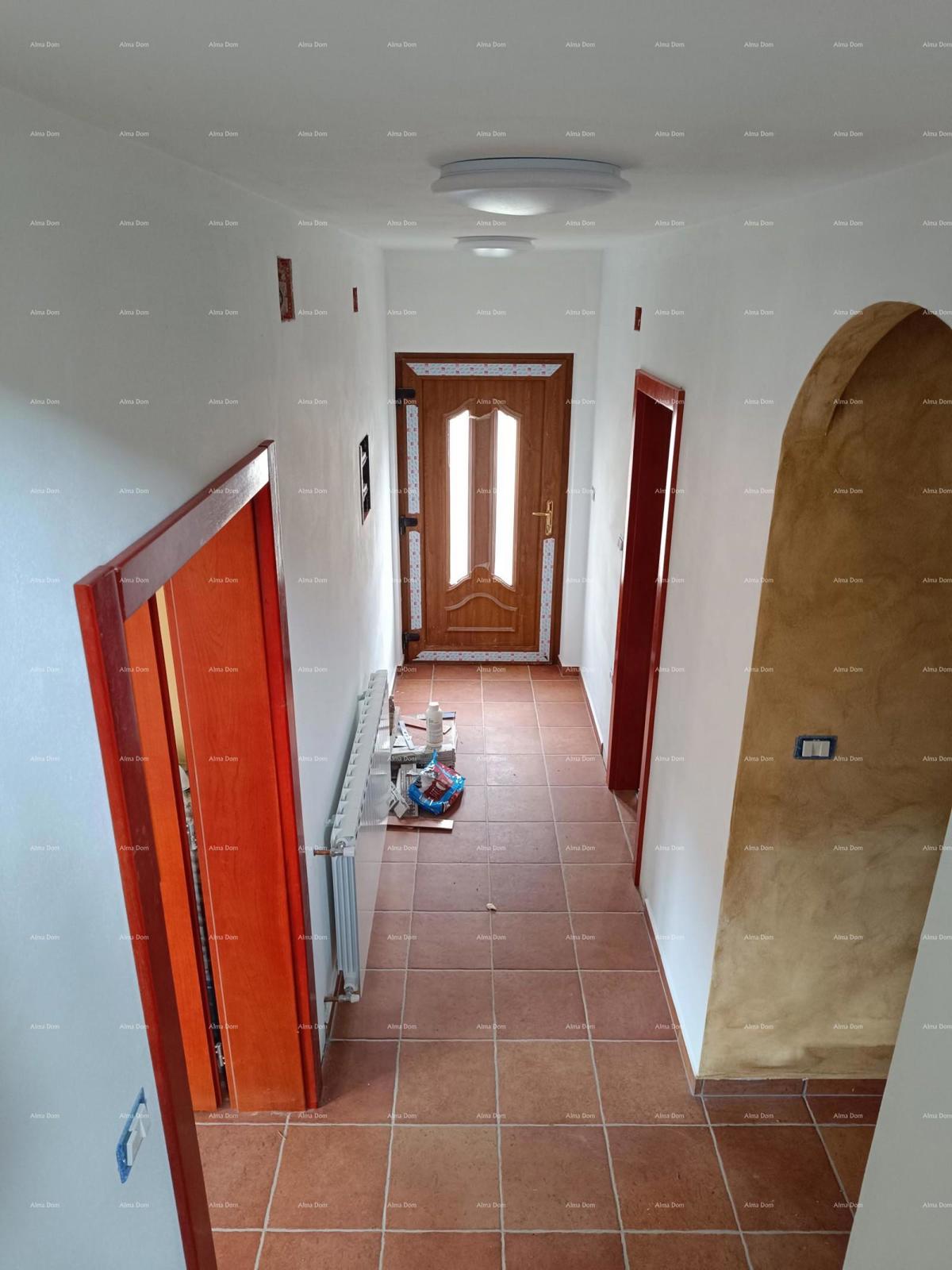 Hiša s pogledom na jezero – Pazin.