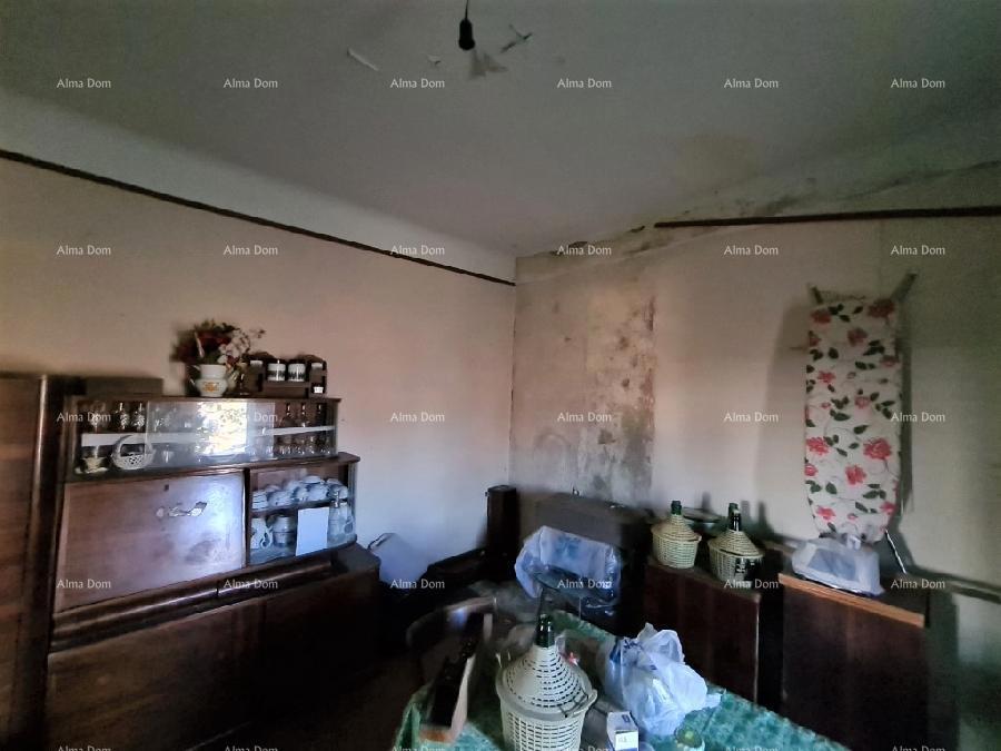 Prodajamo staro istrsko kamnito hišo s pogledom na Grožnjan.