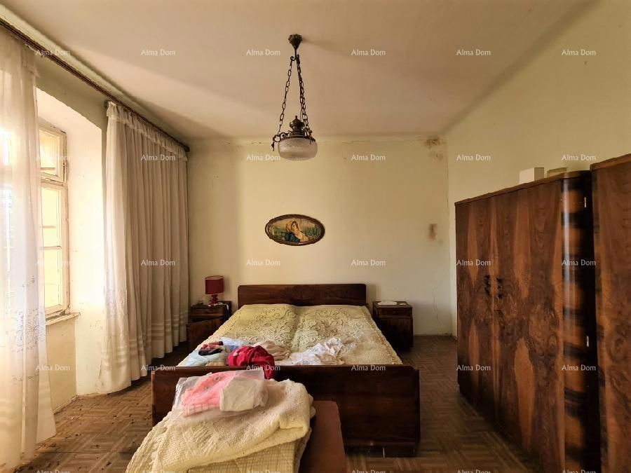 Prodajamo staro istrsko kamnito hišo s pogledom na Grožnjan.