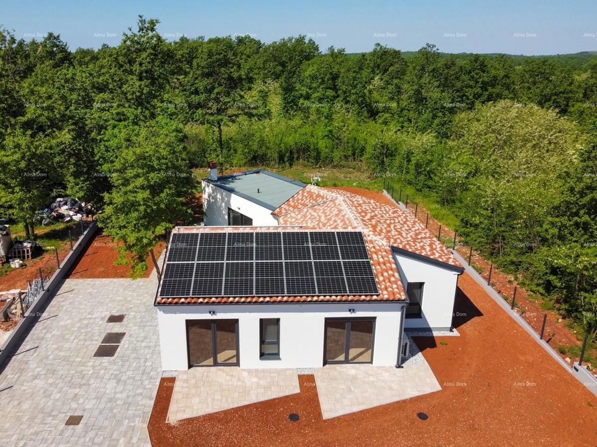 KOŽLJANI - Moderna hiša z bazenom. Blizu gozda, 15 minut do morja