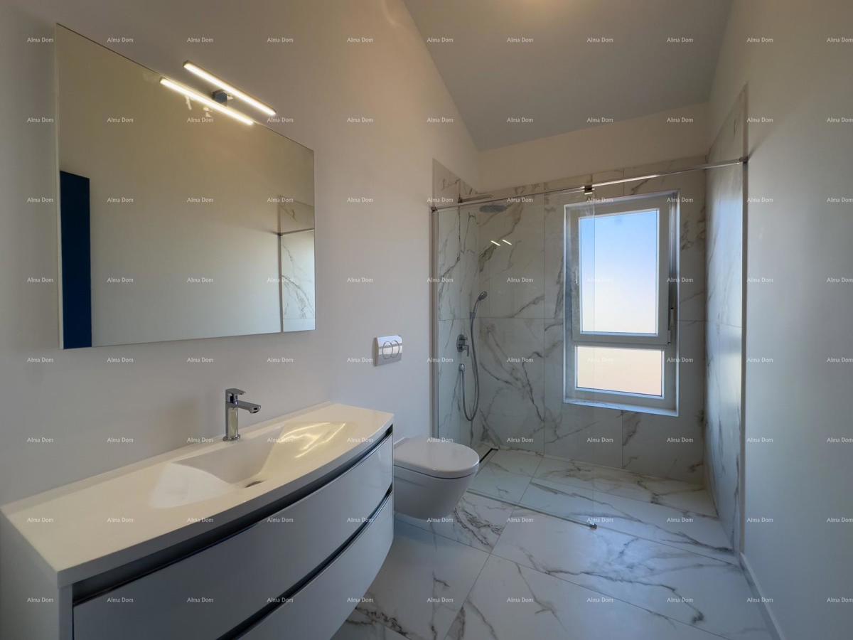 KOŽLJANI - Moderna hiša z bazenom. Blizu gozda, 15 minut do morja