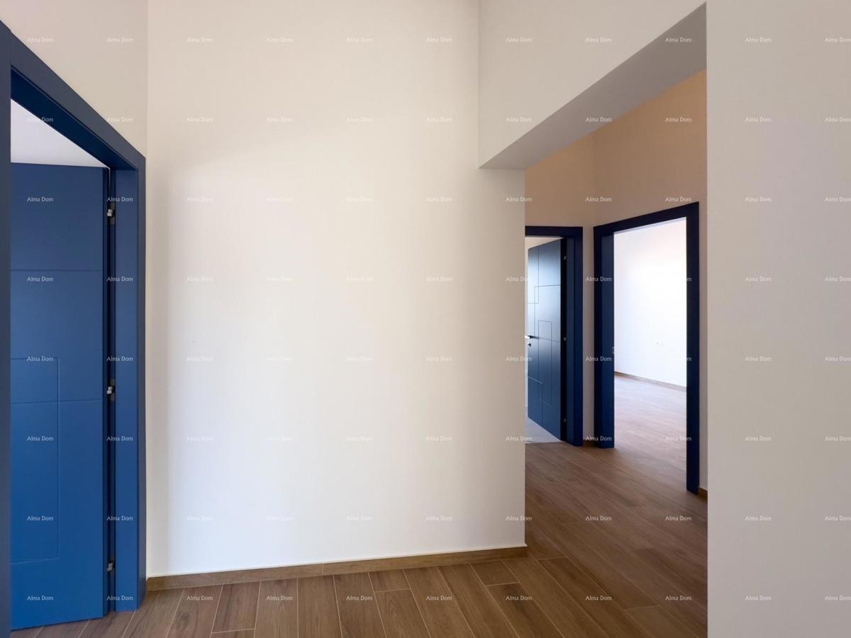 KOŽLJANI - Moderna hiša z bazenom. Blizu gozda, 15 minut do morja