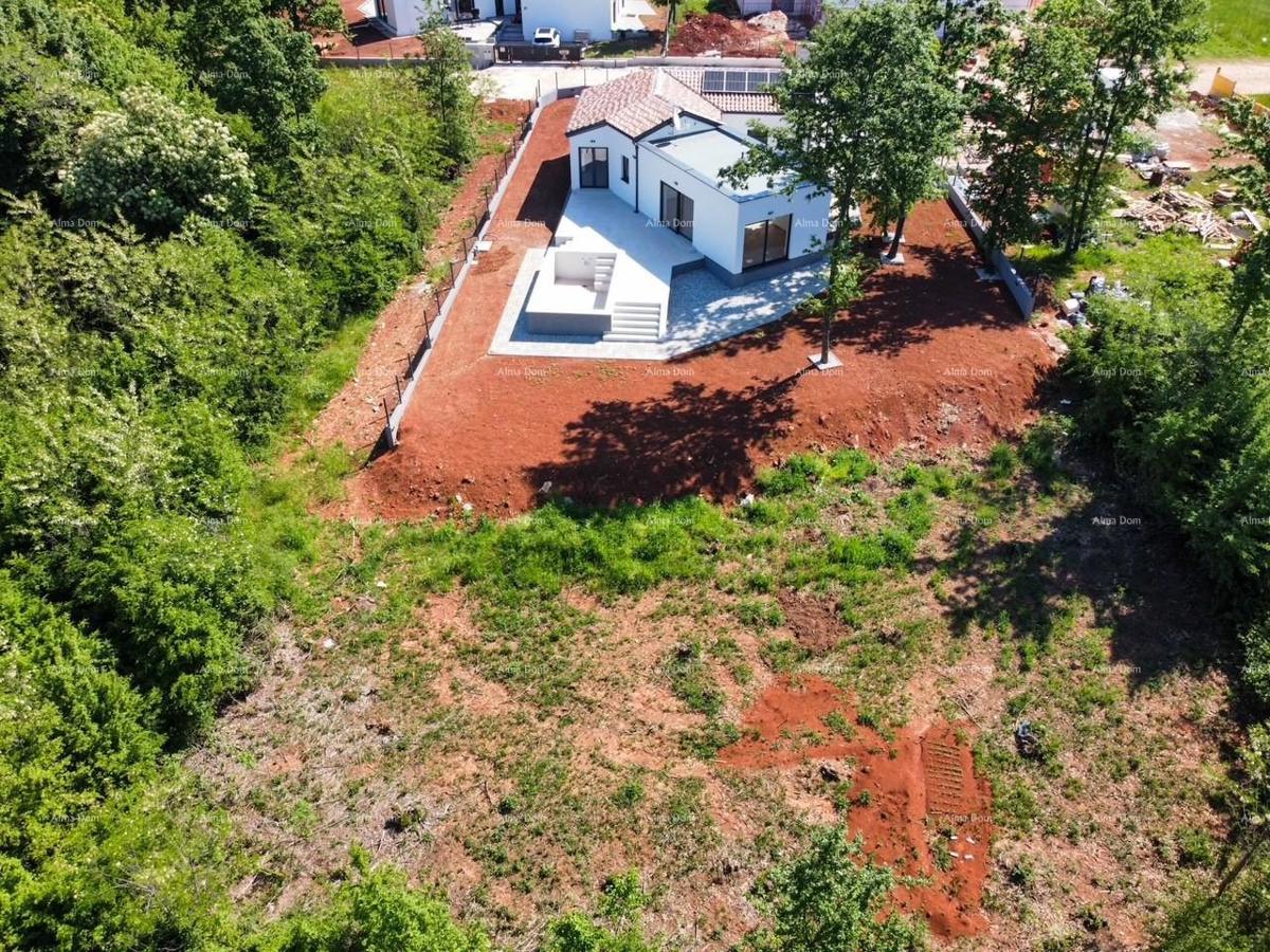 KOŽLJANI - Moderna hiša z bazenom. Blizu gozda, 15 minut do morja