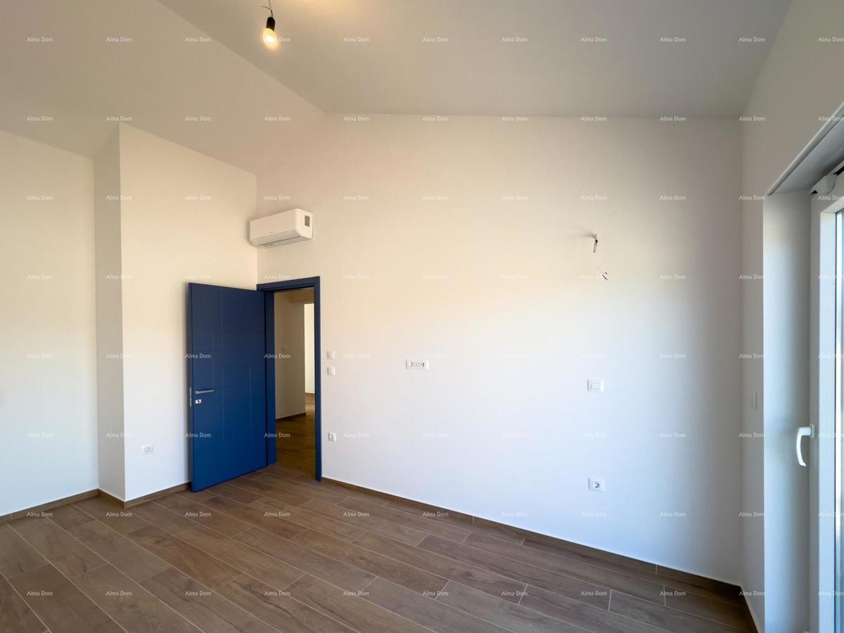 KOŽLJANI - Moderna hiša z bazenom. Blizu gozda, 15 minut do morja