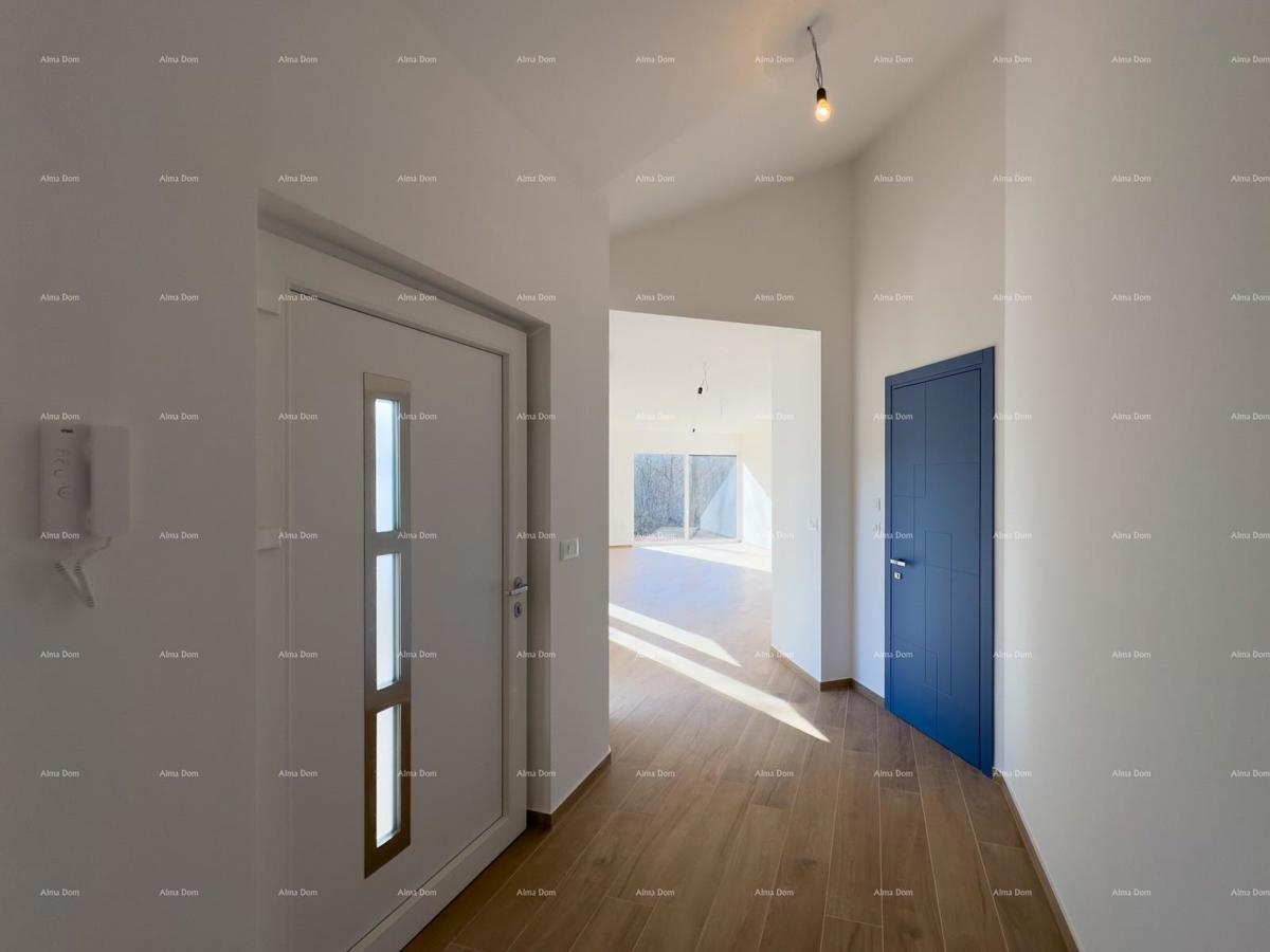 KOŽLJANI - Moderna hiša z bazenom. Blizu gozda, 15 minut do morja