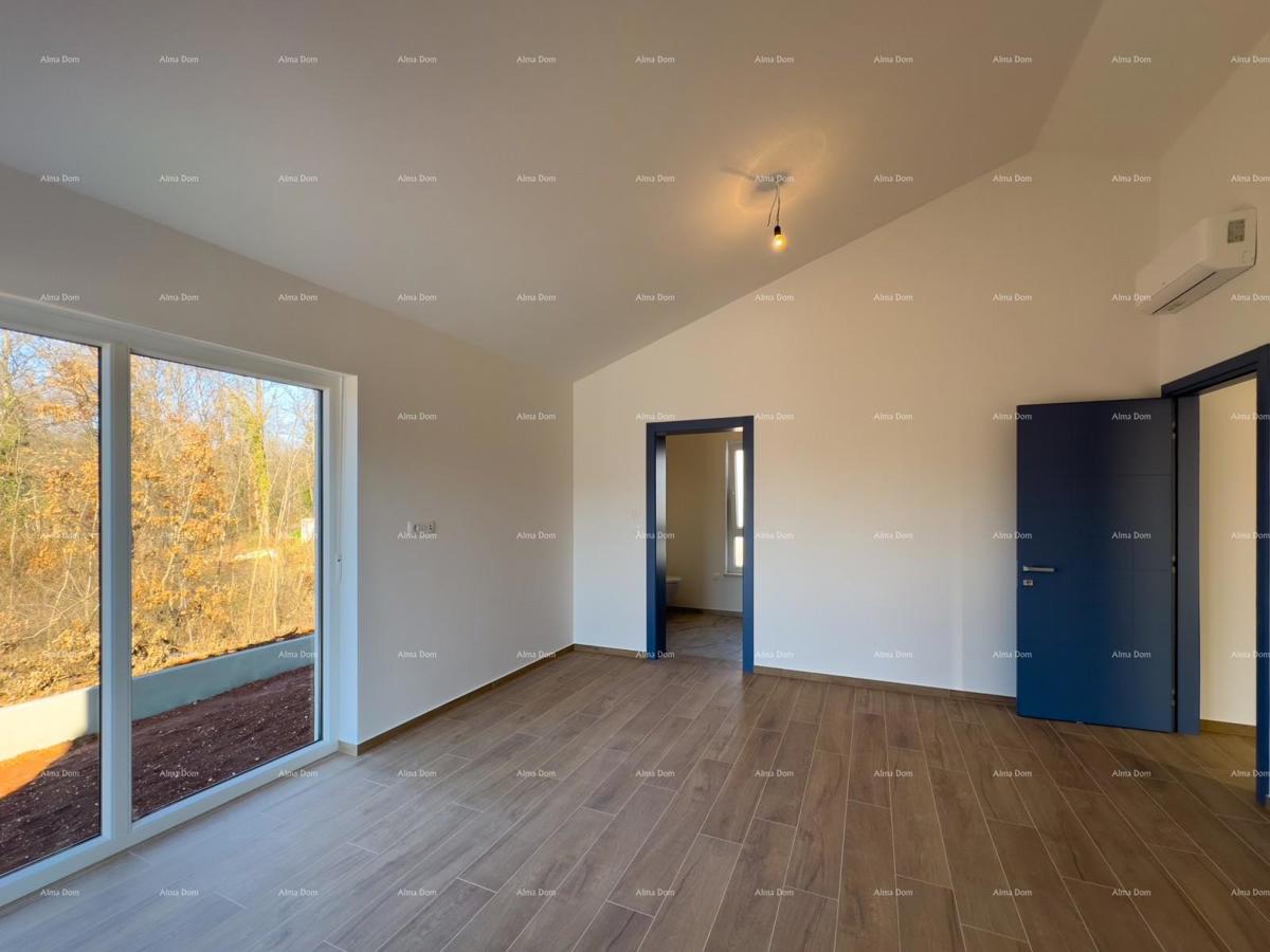 KOŽLJANI - Moderna hiša z bazenom. Blizu gozda, 15 minut do morja