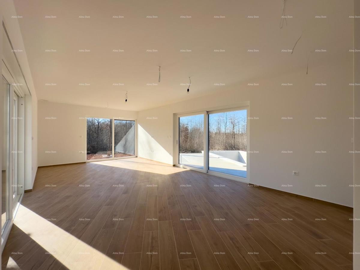 KOŽLJANI - Moderna hiša z bazenom. Blizu gozda, 15 minut do morja