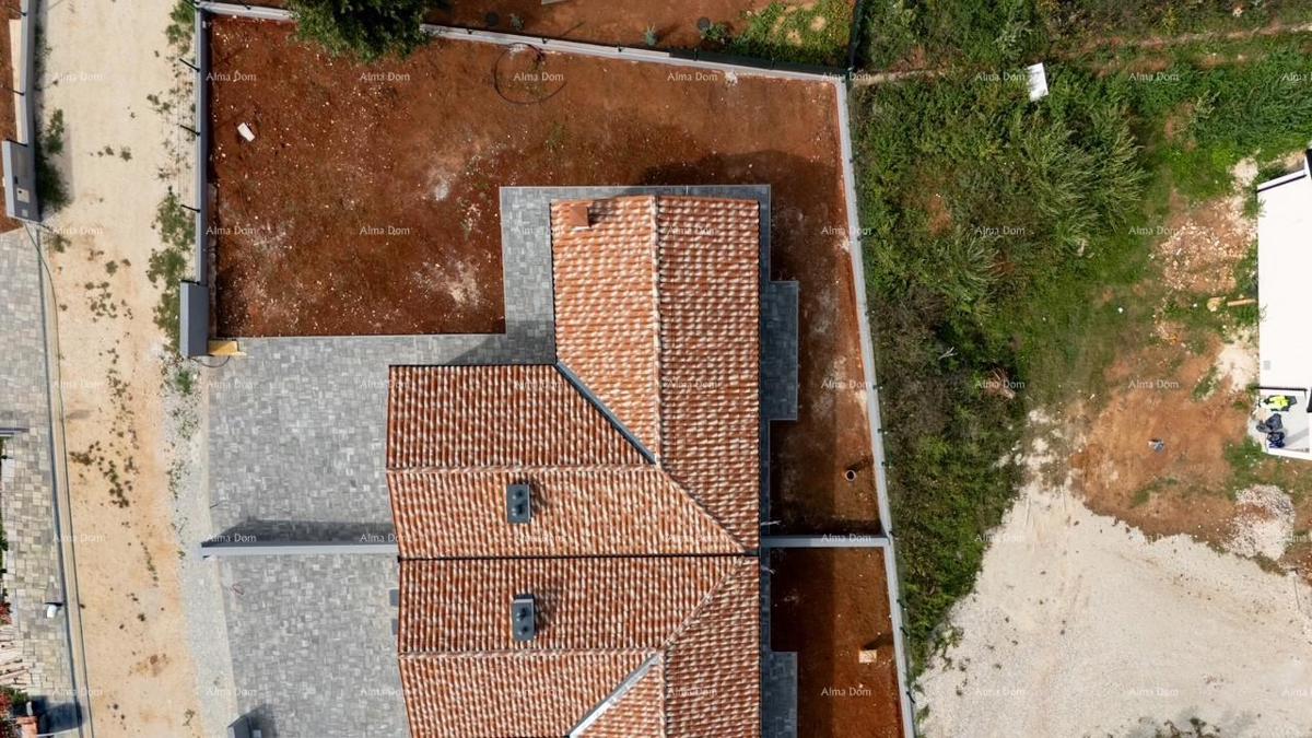 BARBAN, KOŽLJANI - Novogradnja / Dvojna gradnja, levi del. Ekološko območje