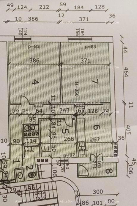 Pula – renoviran dvosobni stan v centru, 72,83 m²
