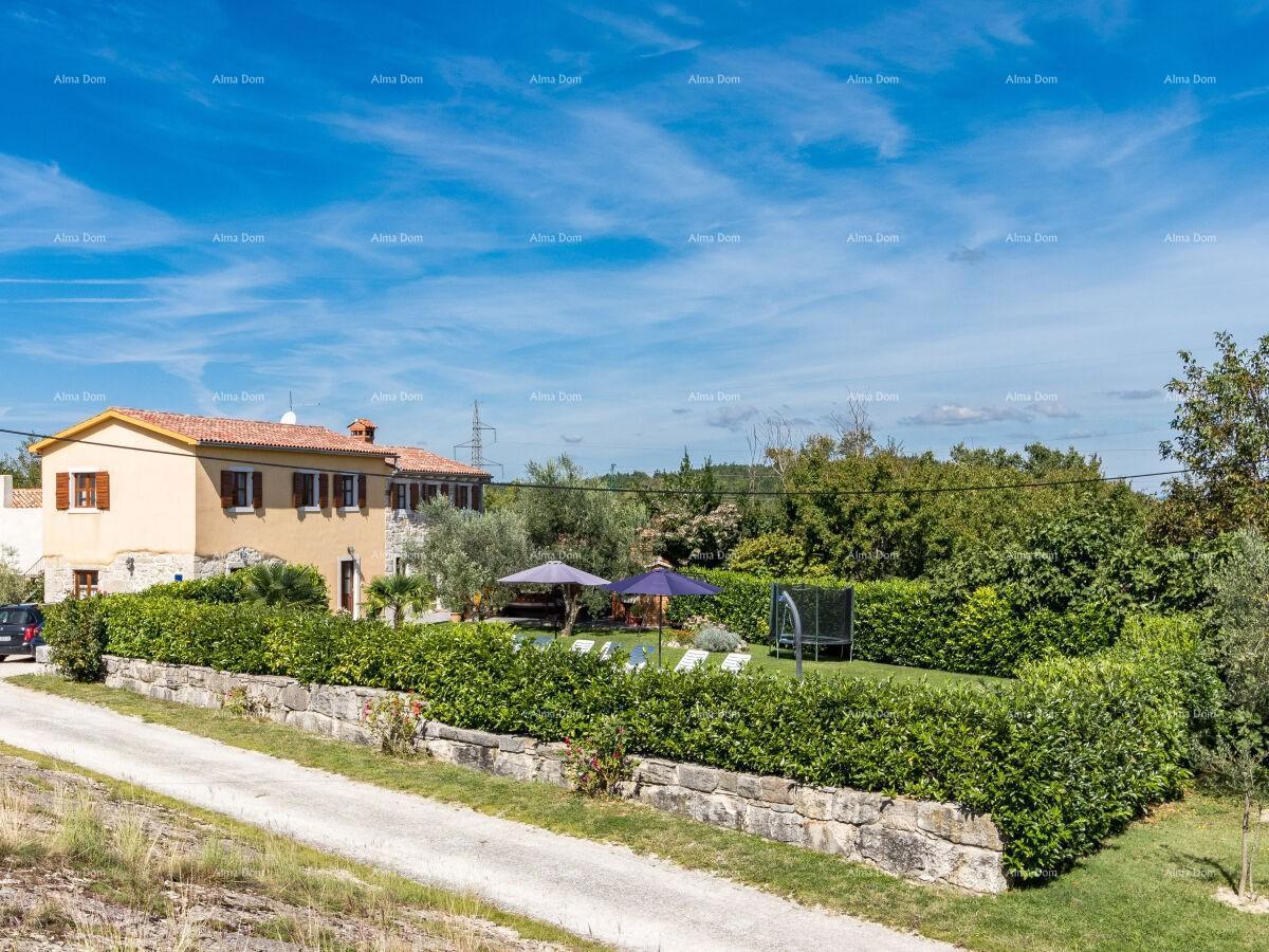 The translation of "Lijepa Villa blizina Pazina" to Slovenian is "Lepa vila blizu Pazina."