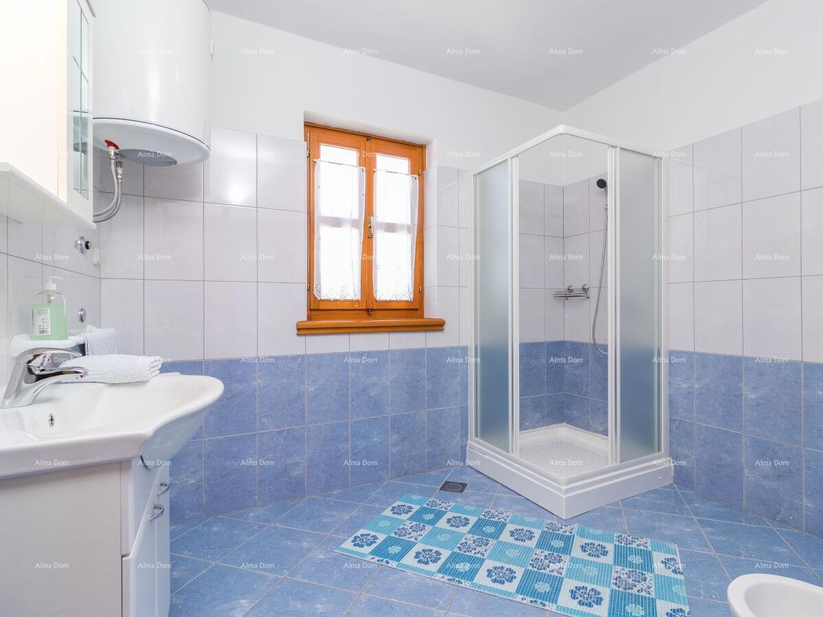 The translation of "Lijepa Villa blizina Pazina" to Slovenian is "Lepa vila blizu Pazina."
