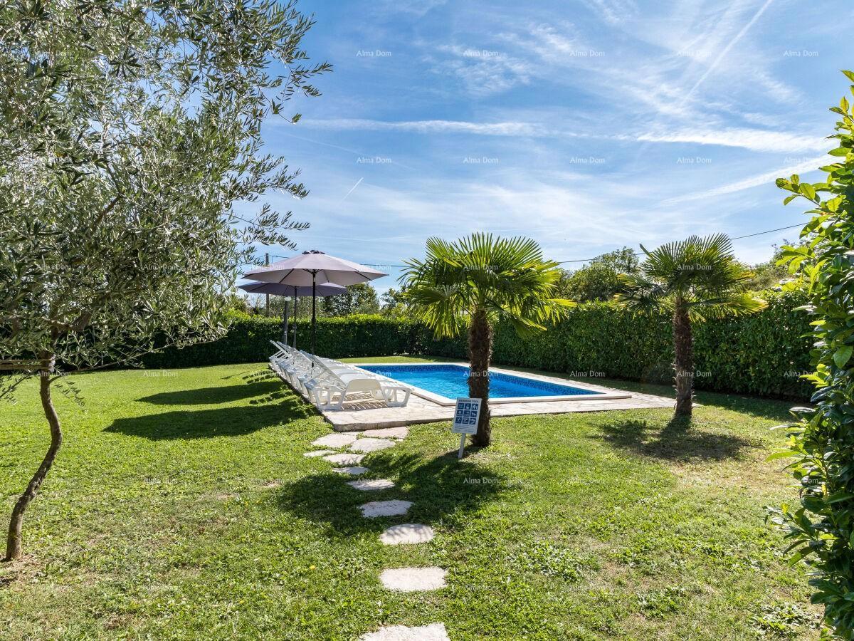 The translation of "Lijepa Villa blizina Pazina" to Slovenian is "Lepa vila blizu Pazina."