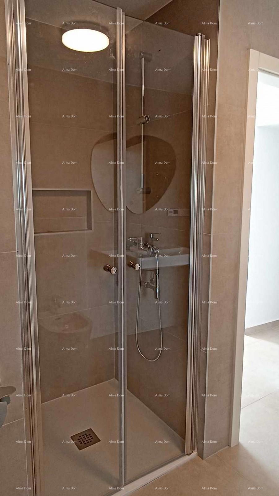 Prodaja novo opremljenega, dvoetažnega stanovanja s pogledom na morje, Tar, Poreč!