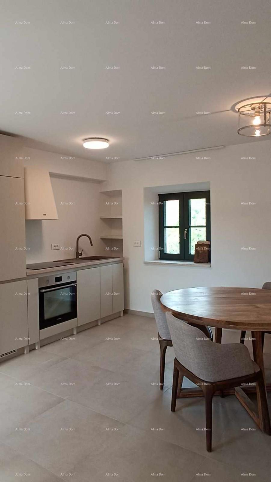 Prodaja novo opremljenega, dvoetažnega stanovanja s pogledom na morje, Tar, Poreč!