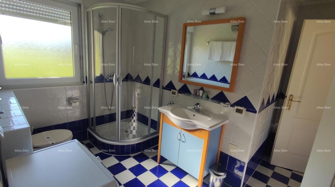 Prodaja - stan v atraktivnem stanovanjskem kompleksu s pogledom na morje! 200m od morja in plaž, Umag!