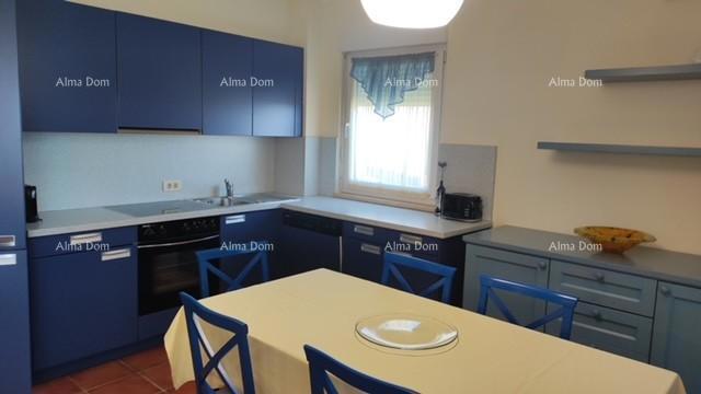 Prodaja - stan v atraktivnem stanovanjskem kompleksu s pogledom na morje! 200m od morja in plaž, Umag!