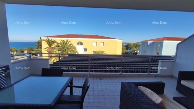 Prodaja - stan v atraktivnem stanovanjskem kompleksu s pogledom na morje! 200m od morja in plaž, Umag!