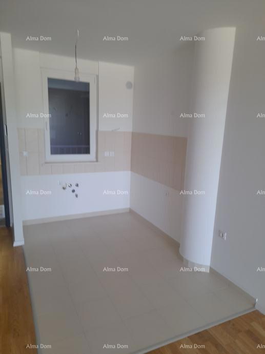 Prodaja - stan s garažnim mestom na odlični lokaciji, Pula!