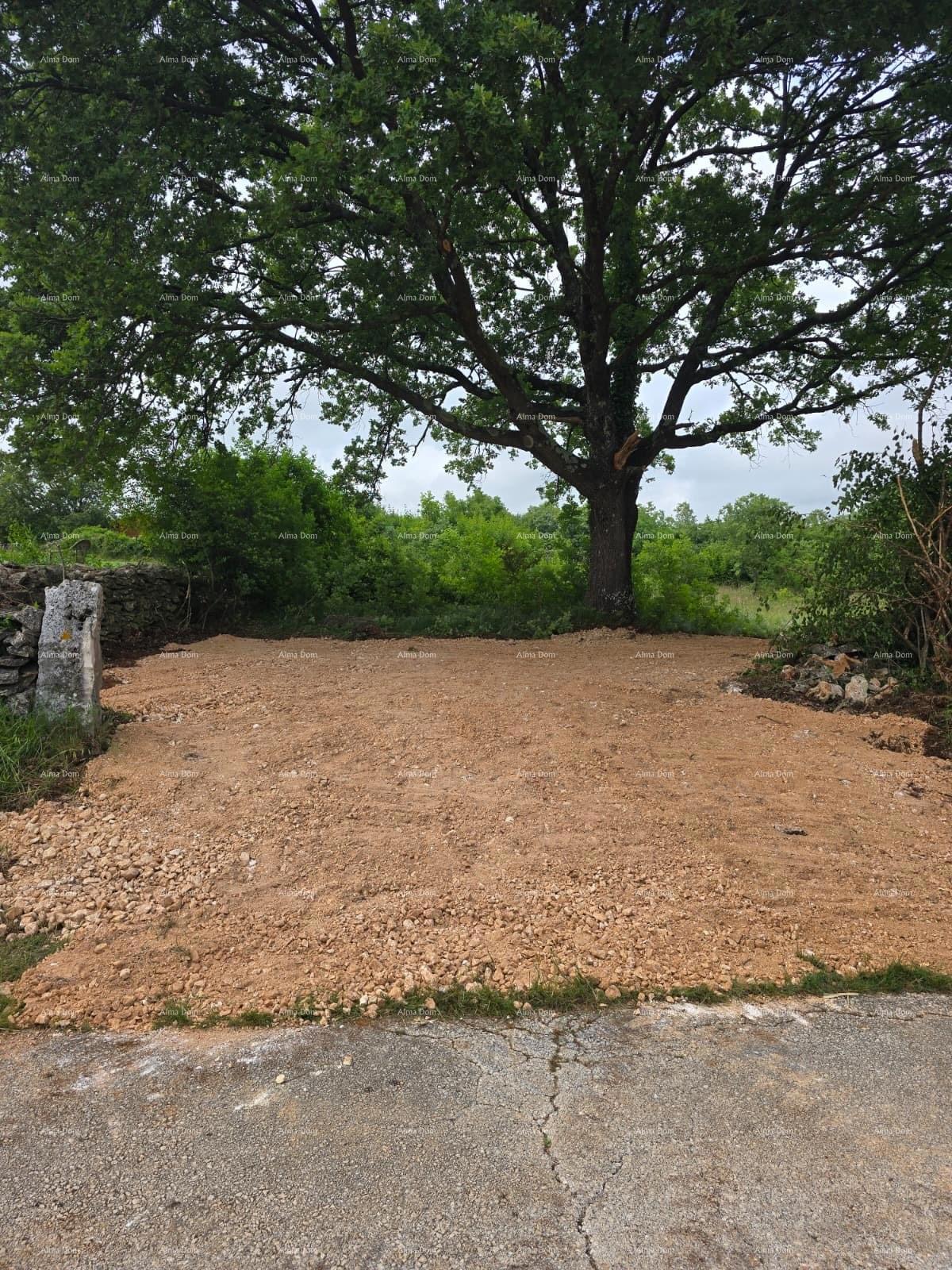 PRODAJA – Građevinsko zemljišče z gradbenim dovoljenjem in projektom hiše s bazenom, Marčana!