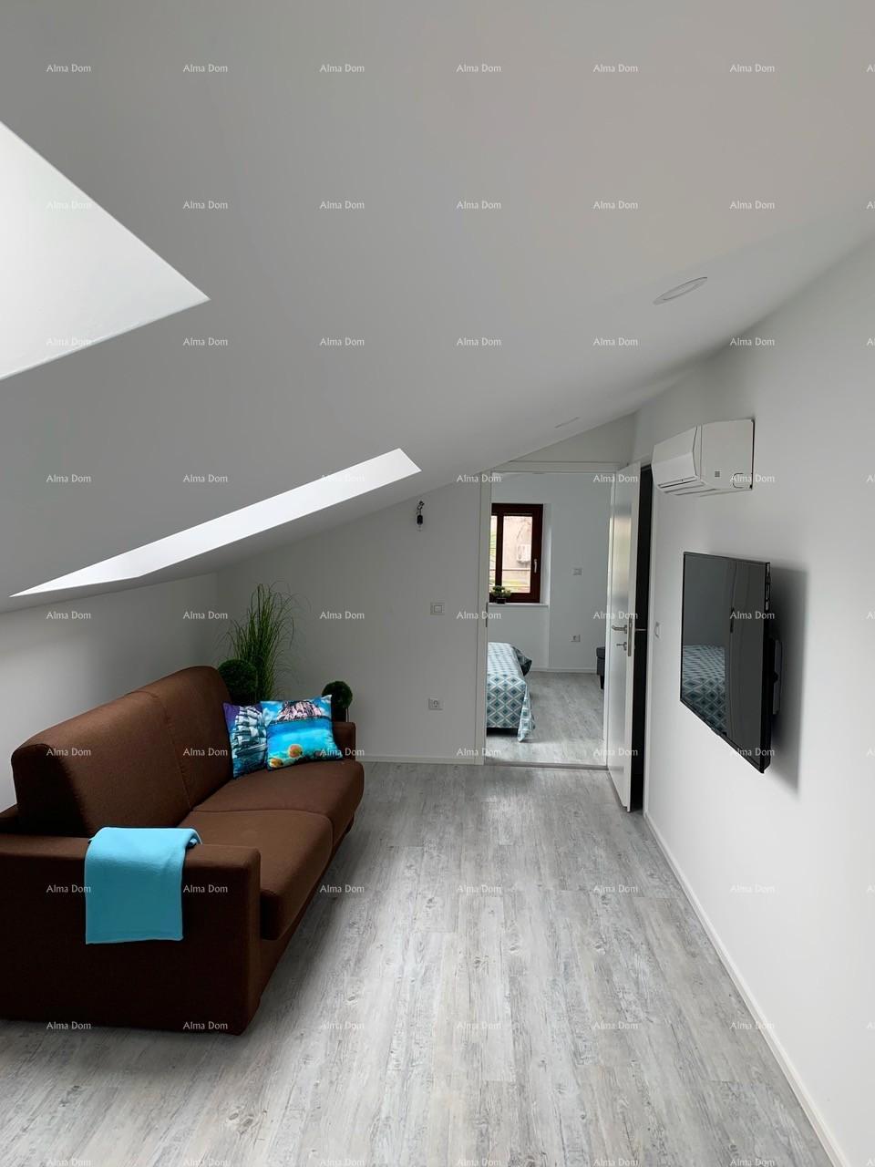 Čudovita hiša s tremi etažiranimi apartmaji v starem mestnem jedru Poreča!