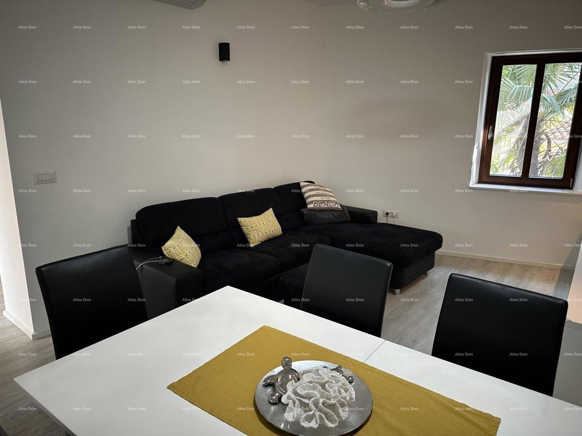 Čudovita hiša s tremi etažiranimi apartmaji v starem mestnem jedru Poreča!