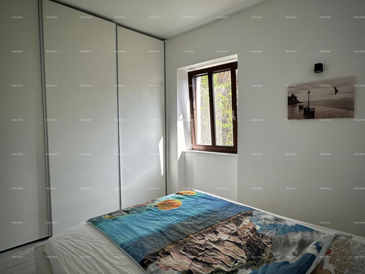 Čudovita hiša s tremi etažiranimi apartmaji v starem mestnem jedru Poreča!