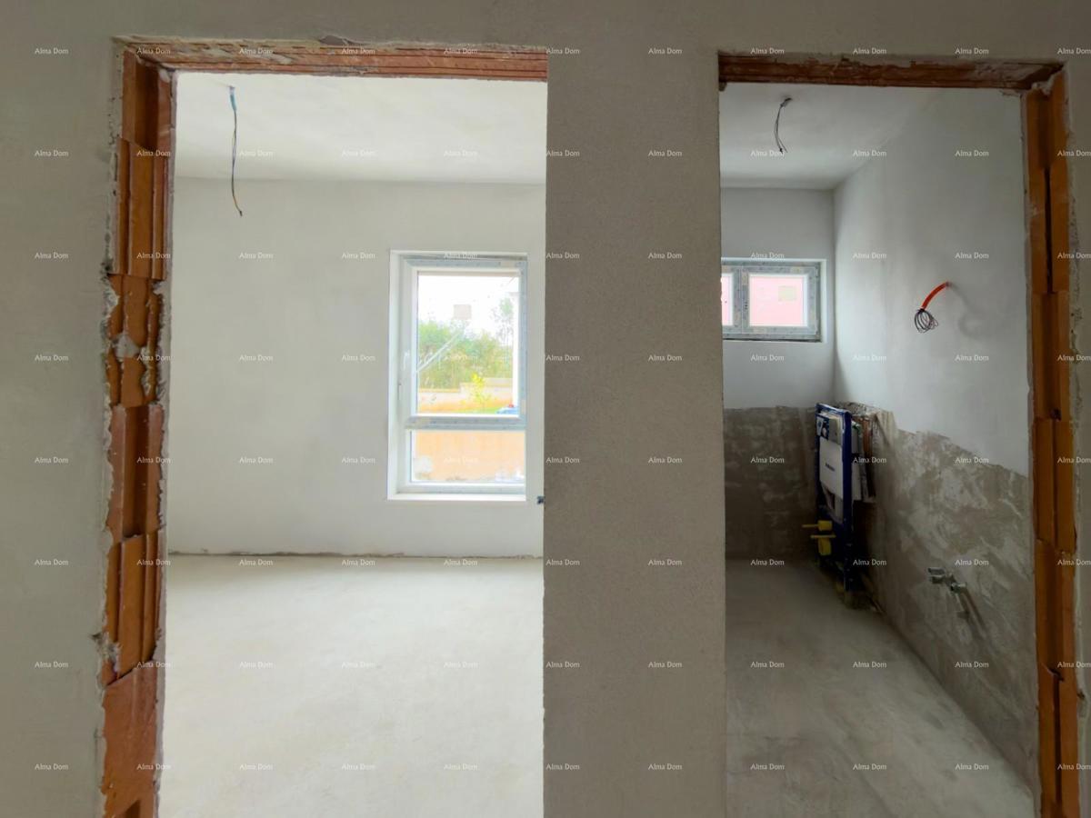 Ližnjan! Novogradnja! Apartma z manjšim vrtom.