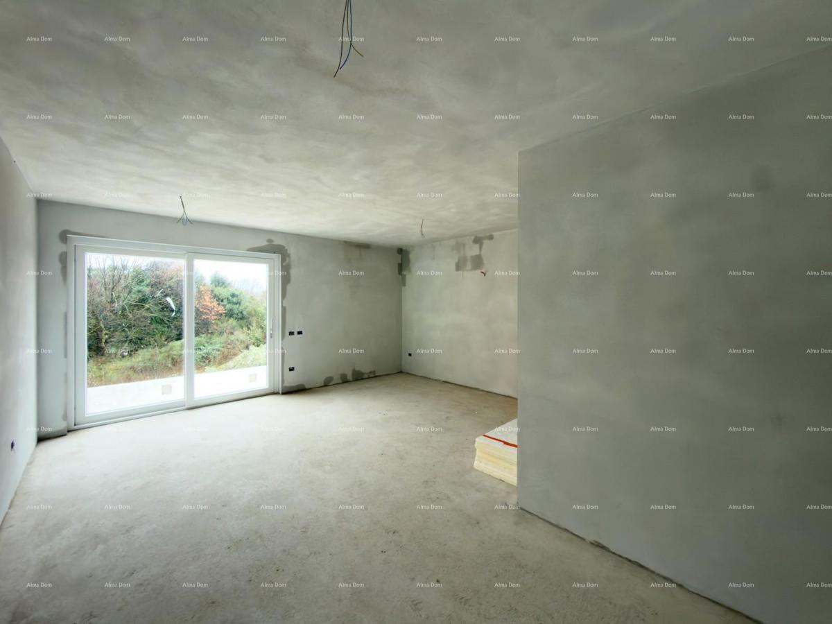 Ližnjan! Novogradnja! Apartma z manjšim vrtom.