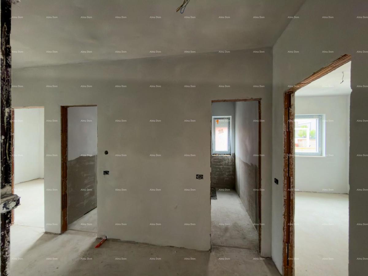 Ližnjan! Novogradnja! Apartma z manjšim vrtom.