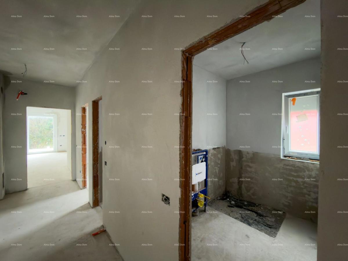 Ližnjan! Novogradnja! Apartma z manjšim vrtom.