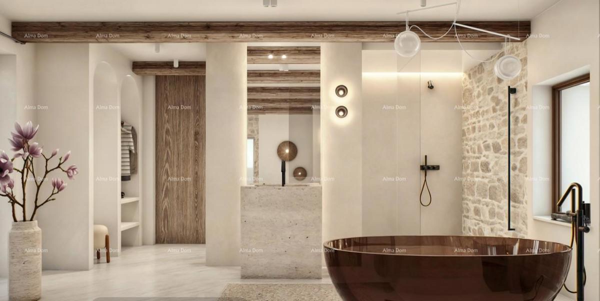 Kamena dalmatinska vila u staroj jezgri - idealna investicijska priložnost - Supetar!