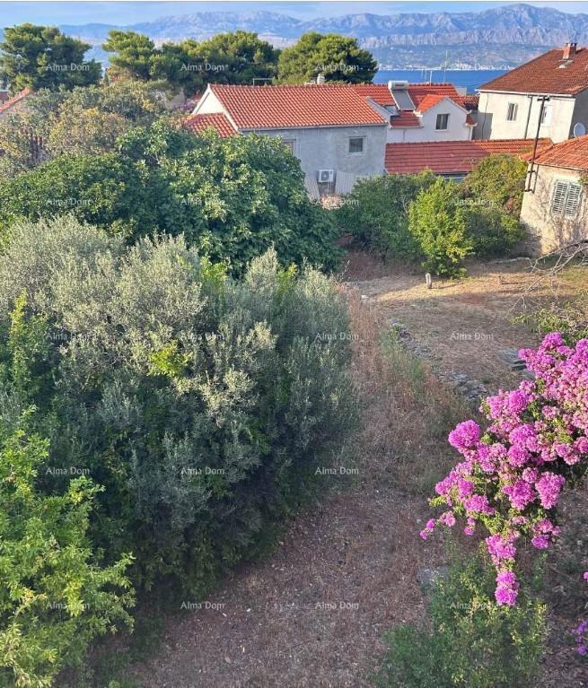 Kamena dalmatinska vila u staroj jezgri - idealna investicijska priložnost - Supetar!