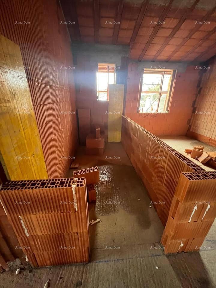 Vrhunska lokacija, narava, mir – moderna vila v gradnji