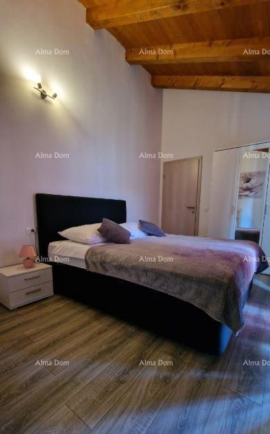 Prenovljena kamnita istrska hiša z bazenom