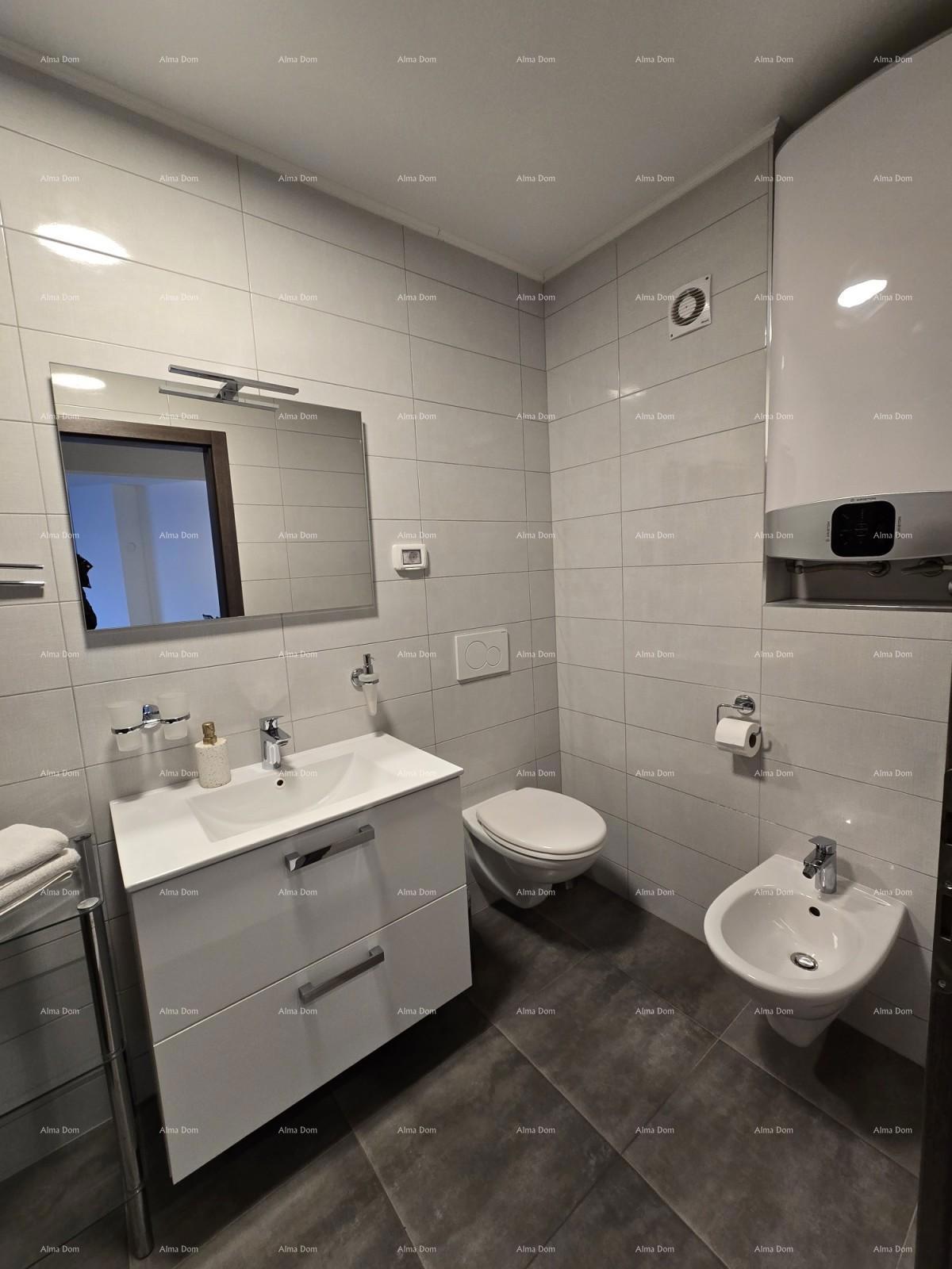 Pula centar! Opremljen stan! Blizina Fet-a i nove bolnice.