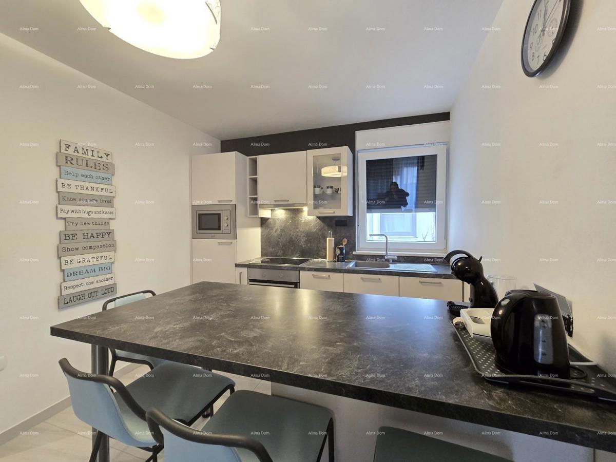 Pula centar! Opremljen stan! Blizina Fet-a i nove bolnice.