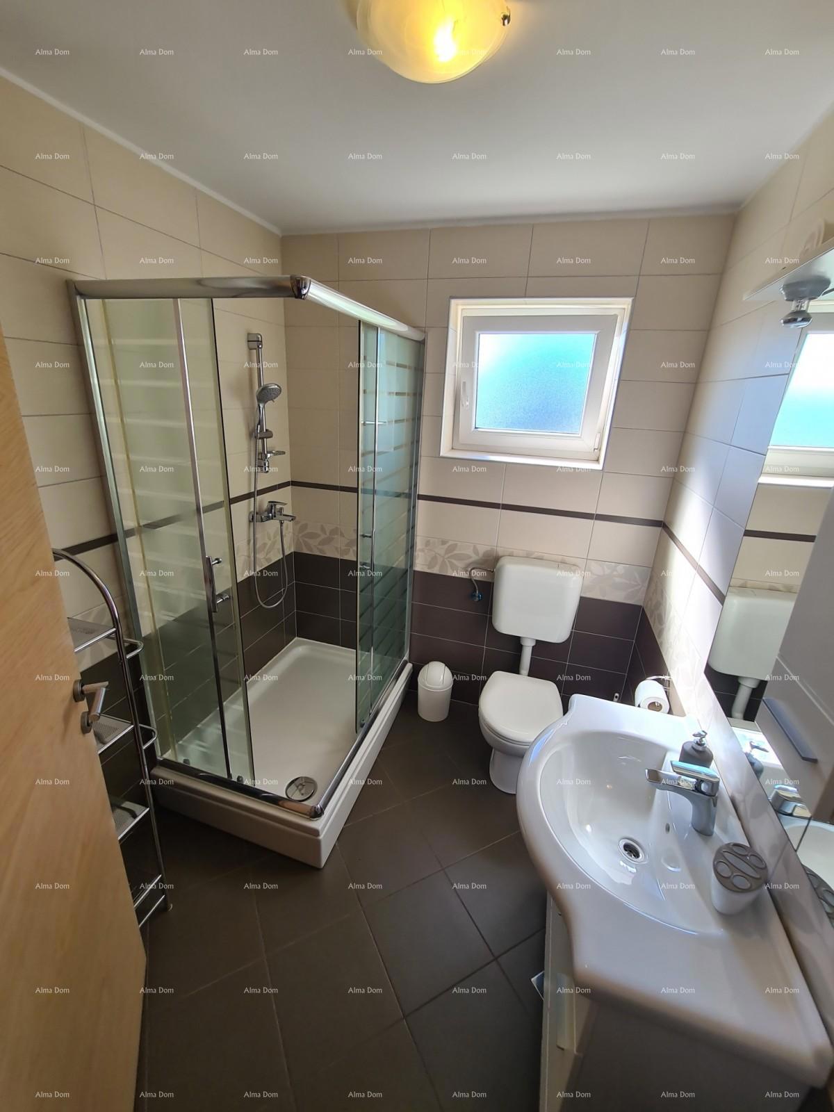 Medulin! Hiša s 6 ločenimi stanovanjskimi enotami!