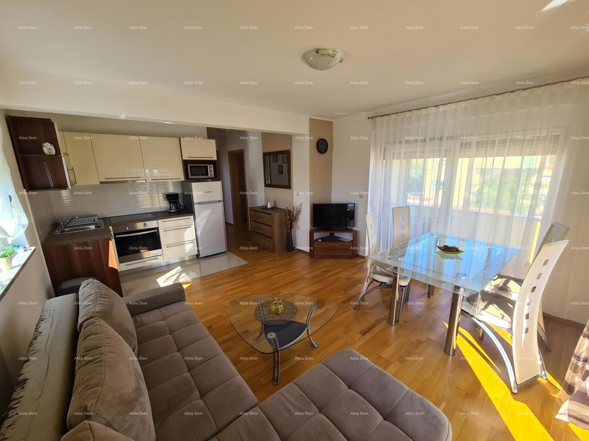 Medulin! Hiša s 6 ločenimi stanovanjskimi enotami!