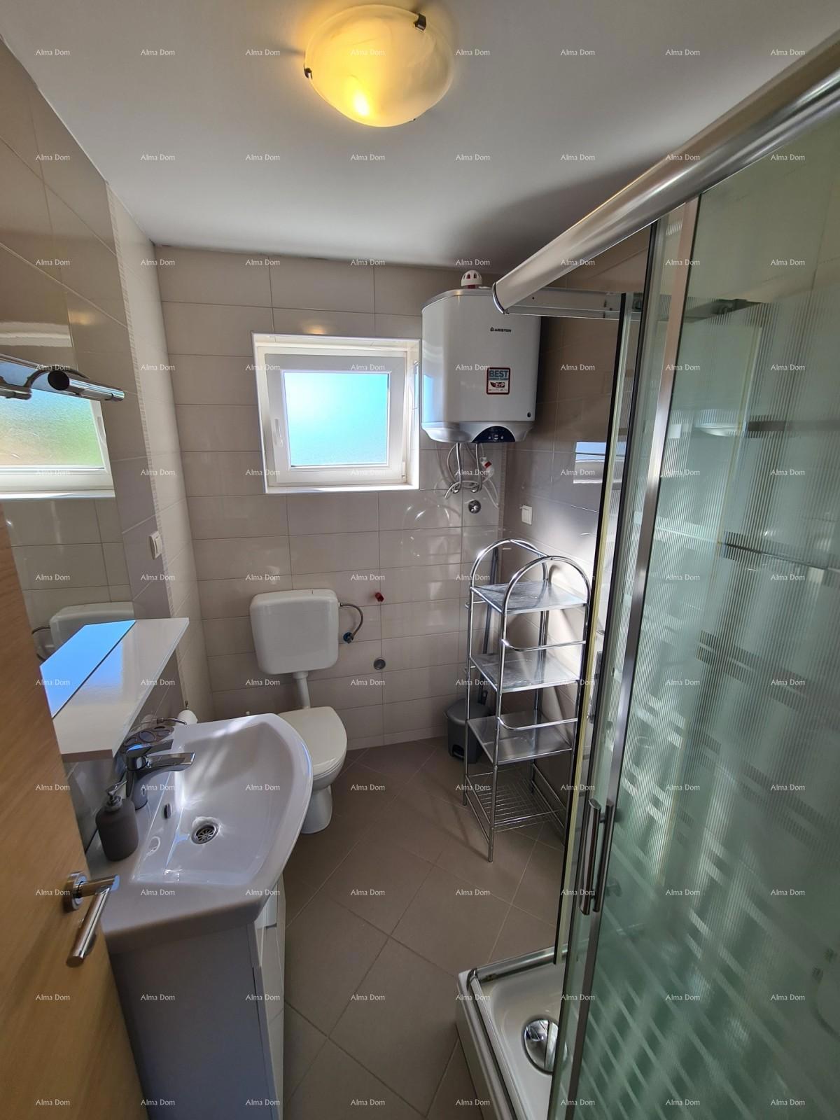 Medulin! Hiša s 6 ločenimi stanovanjskimi enotami!