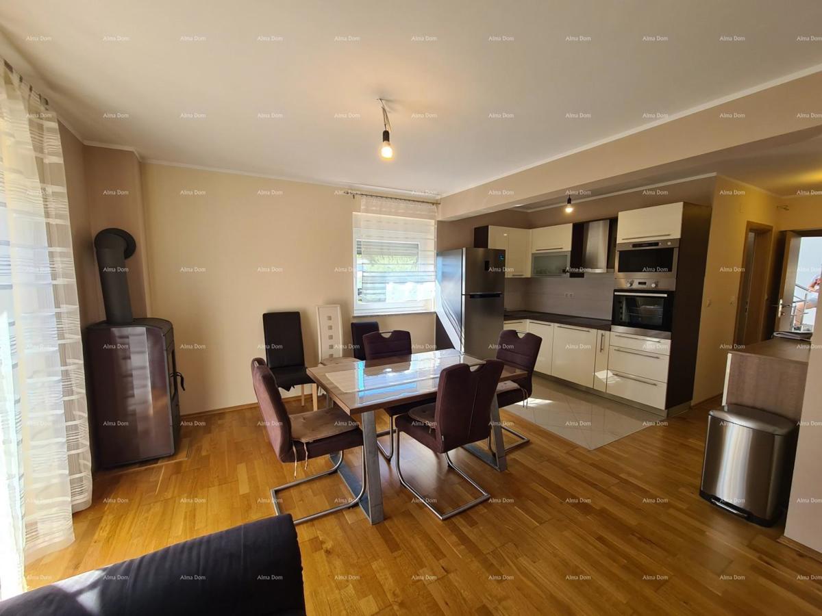 Medulin! Hiša s 6 ločenimi stanovanjskimi enotami!