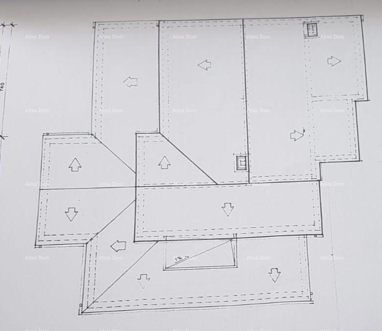 Umag. Lepa hiša s šestimi apartmaji.