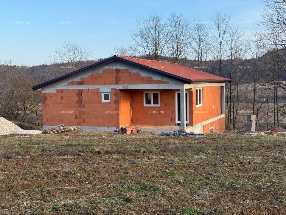 Hiša v roh-bau fazi z veliko parcelo – Cerovlje