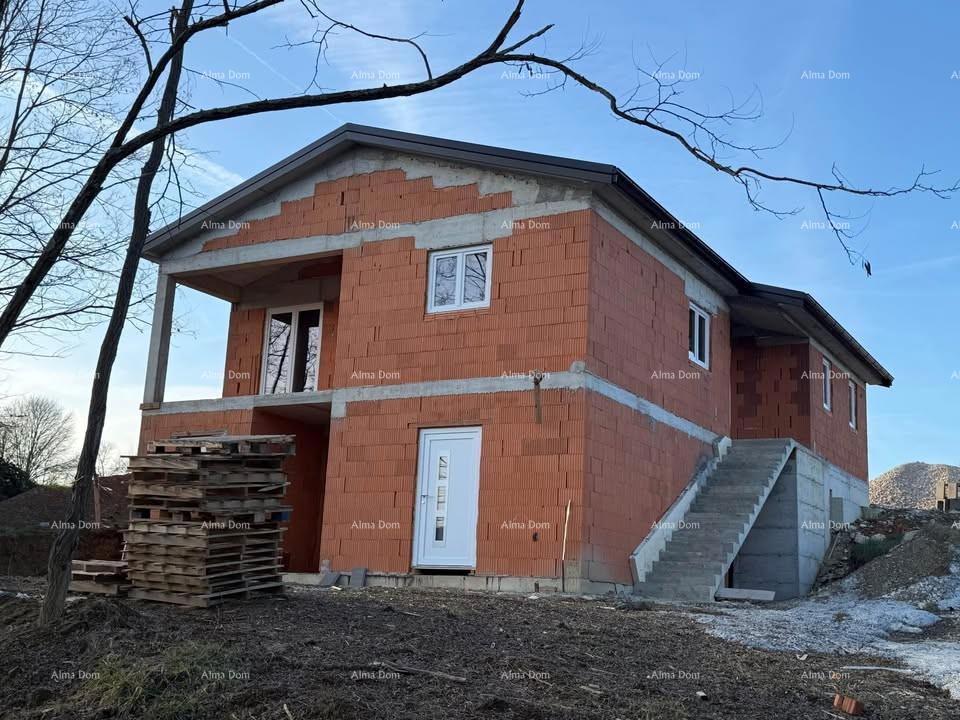 Hiša v roh-bau fazi z veliko parcelo – Cerovlje