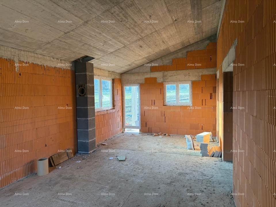 Hiša v roh-bau fazi z veliko parcelo – Cerovlje