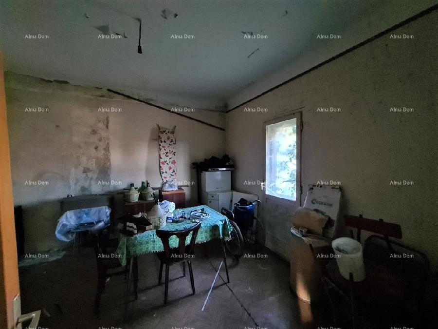 Prodajamo staro istrsko kamnito hišo s pogledom na Grožnjan.