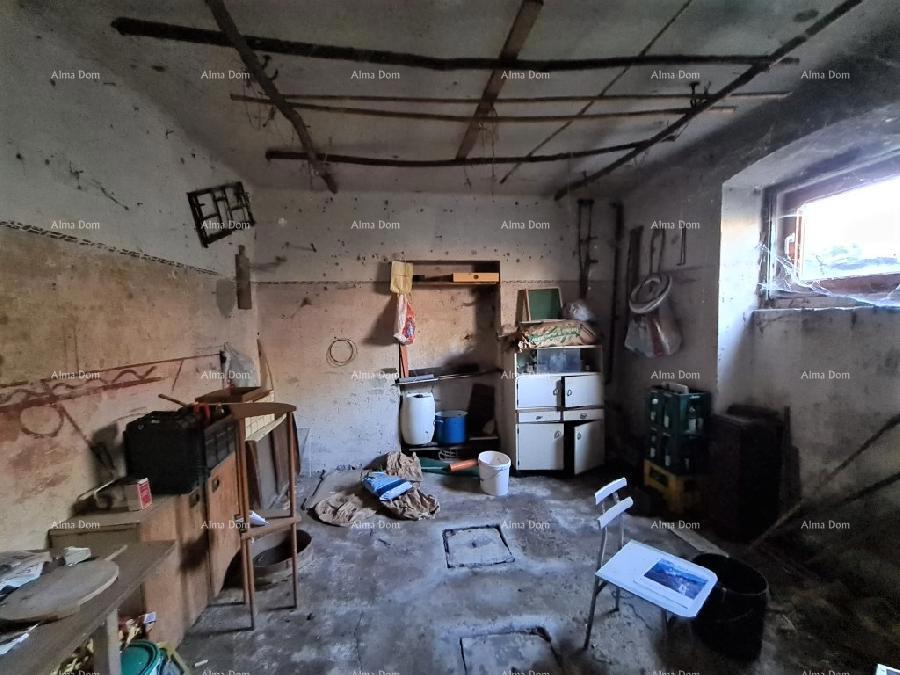 Prodajamo staro istrsko kamnito hišo s pogledom na Grožnjan.