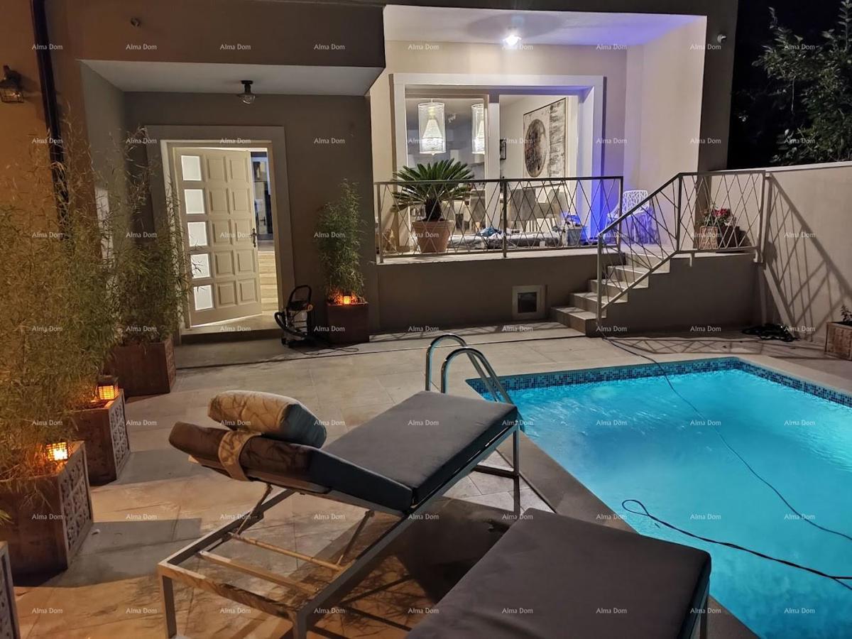 Pula Veruda Čudovita, popolnoma prenovljena avstro-ogrska kamnita vila s pogledom na morje.