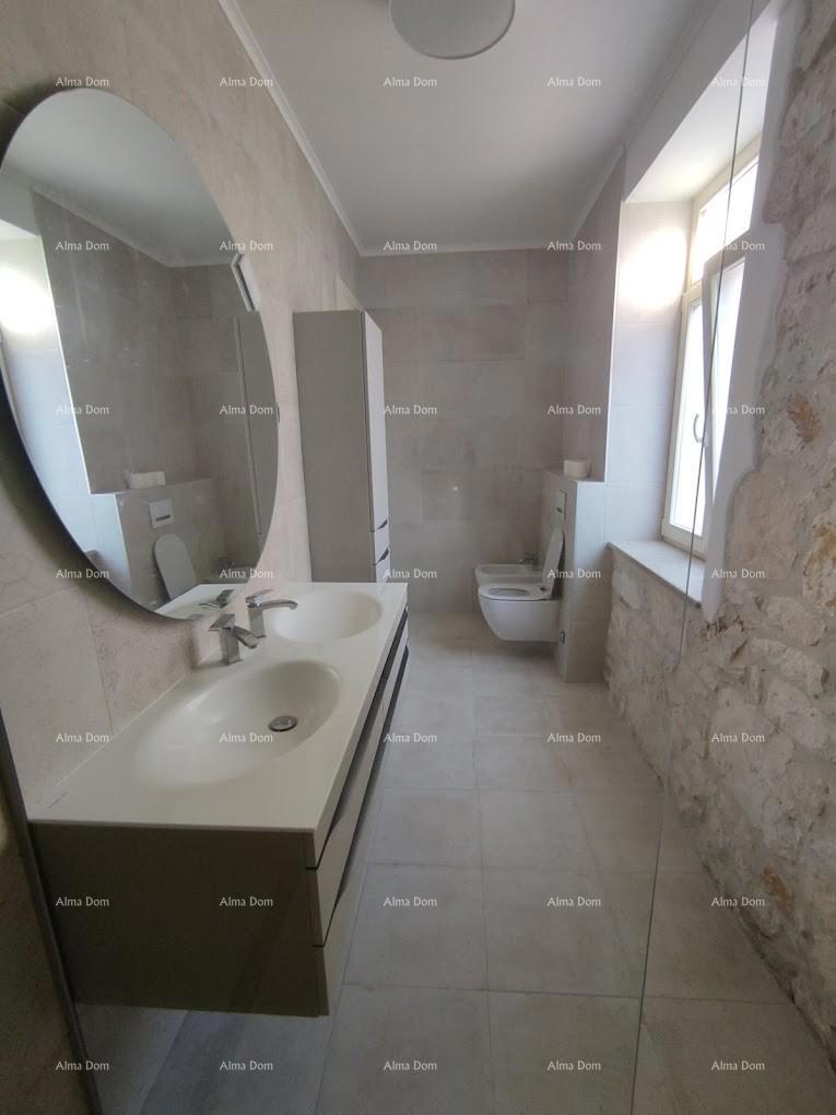 Pula Veruda Čudovita, popolnoma prenovljena avstro-ogrska kamnita vila s pogledom na morje.