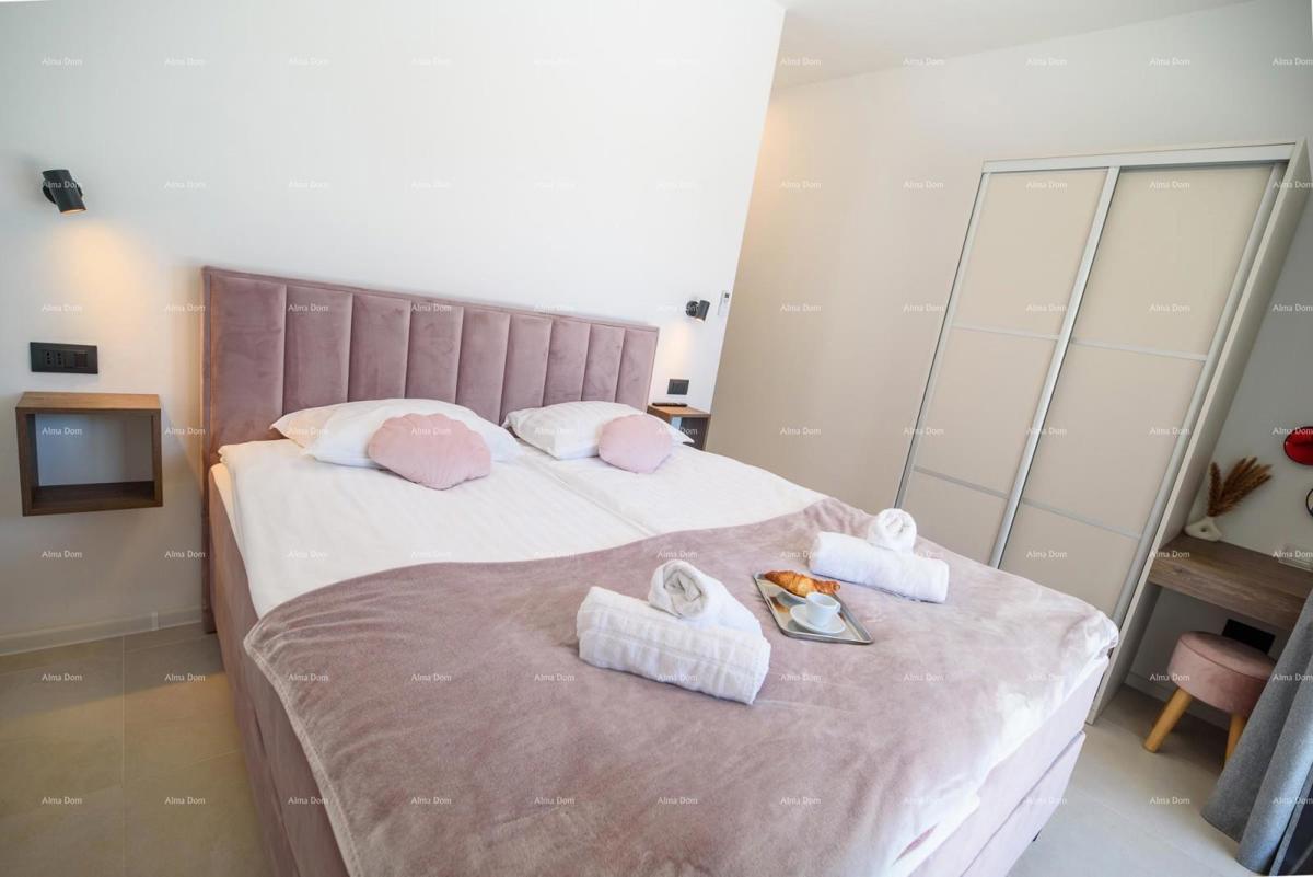 KANFANAR, MODERNA VILA PRIZEMNICA S BAZENOM – MIRNA LOKACIJA